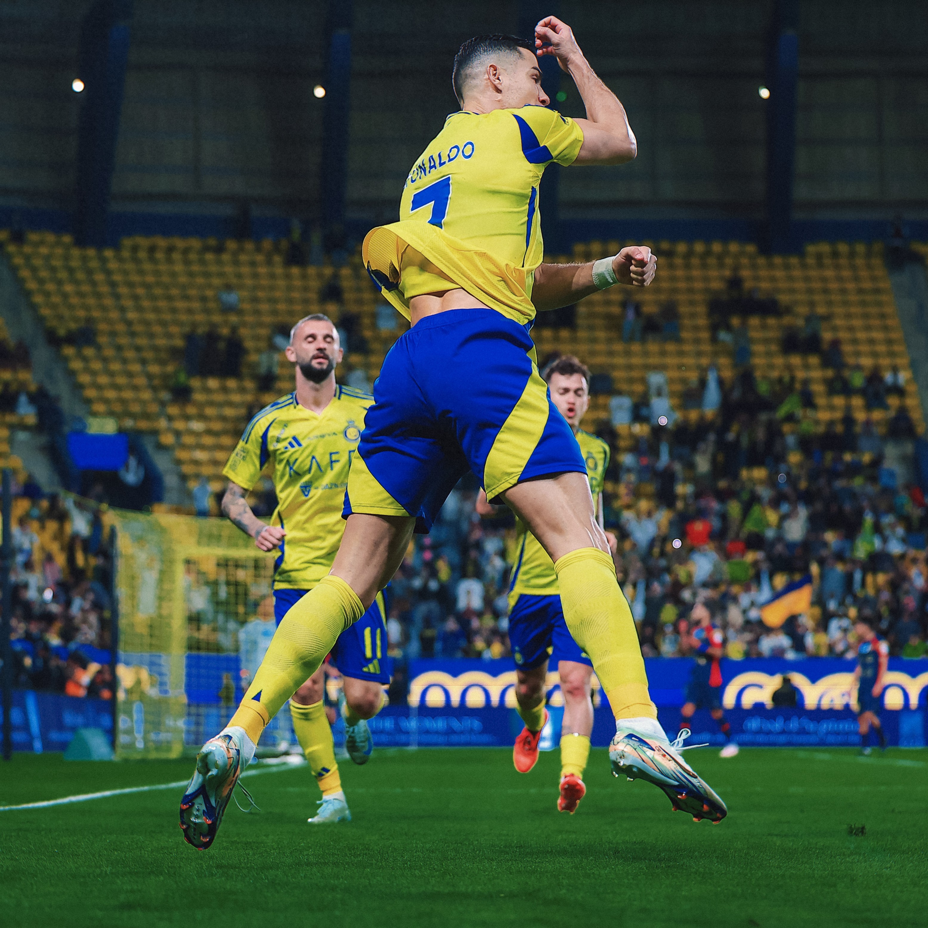 九游娱乐网页版-C罗连续二十场比赛得分超过败北，DWG不断突破！的简单介绍